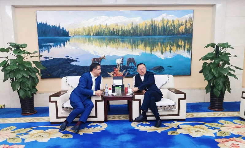 哈萨克斯坦阿拜州州长乌兰哈耶夫率领代表团访问新疆乌鲁木齐，访问期间，阿拜州代表团会见了新疆必发集团全部网站高层，并与董事长康和平深入交流